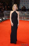 Rosamund Pike con un vestido de Roland Mouret en la alfombra roja de los BAFTA 2015