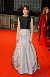 Felicity Jones con un vestido de Dior en la alfombra roja de los BAFTA 2015
