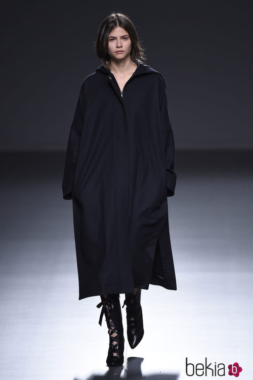 Vestido oversize de la colección otoño/invierno 2015/2016 de Ángel Schlesser