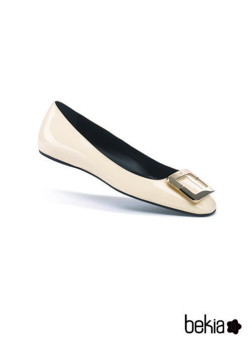 Manoletina blanca de la colección primavera/verano 2015 de Roger Vivier