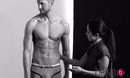 Calvin Harris en un momento de la sesión en ropa interior para la campaña primavera/verano 2015 de Emporio Armani