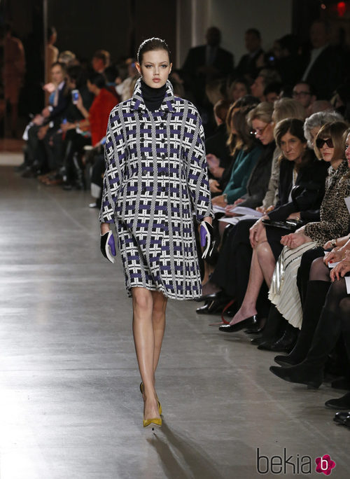 Abrigo tweed de la colección otoño/invierno 2015/2015 de Oscar de la Renta en Nueva York Fashion Week