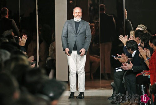 Peter Copping en su primer desfile como director creativo de Oscar de la Renta