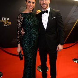 Pilar Rubio con un vestido negro de encaje con forro color verde botella