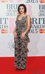 Charli XCX con un vestido de Vivienne Westwood en los Brit Awards 2015