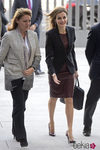 La Reina Letizia con un vestido color marsala de Hugo Boss y zapatos Lodi