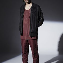 Look negro y burdeos de la colección primavera/verano 2015 de Vashtie Kola para Puma