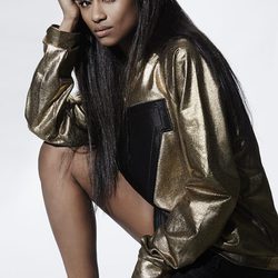 Sudadera dorada brillante de la colección primavera/verano 2015 de Vashtie Kola para Puma