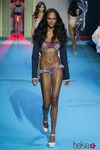 Lencería en color morado de Etam en la antesala de la pasarela Paris Fashion Week 2015