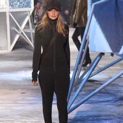 Chándal gris plomo de H&M en Paris Fashion Show otoño/invierno 2015/2016