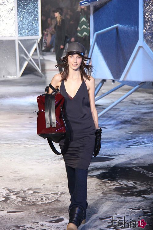 Vestido negro de H&M en Paris Fashion Show otoño/invierno 2015/2016