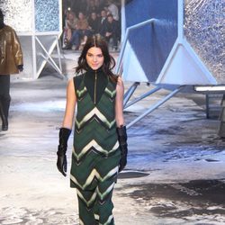 Kendall Jenner desfilando para H&M en Paris Fashion Show otoño/invierno 2015/2016