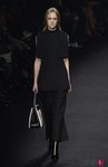 Vestido negro de la colección otoño/invierno 2015 de Valentino en Paris Fashion Week