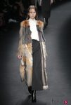 Abrigo de pieles de la colección otoño/invierno 2015 de Valentino en Paris Fashion Week
