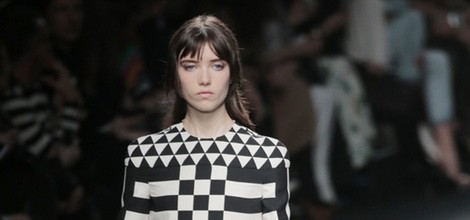 Vestido de cuadros de la colección otoño/invierno 2015 de Valentino en Paris Fashion Week