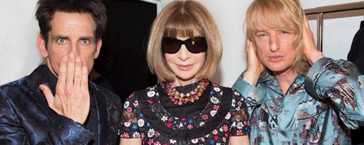 Ben Stiller y Owen Wilson con Anna Wintour en el desfile de Valentino en Paris Fashion Week