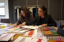 Vicky Martín Berrocal eligiendo los colores de la colección 'V in V' de Violeta by Mango