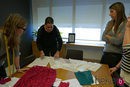 Vicky Martín Berrocal eligiendo las telas de la colección 'V in V' de Violeta by Mango