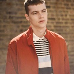 Chaqueta roja y polo blanco de rayas de la colección primavera/verano 2015 Men's Authentic Collection de Fred Perry