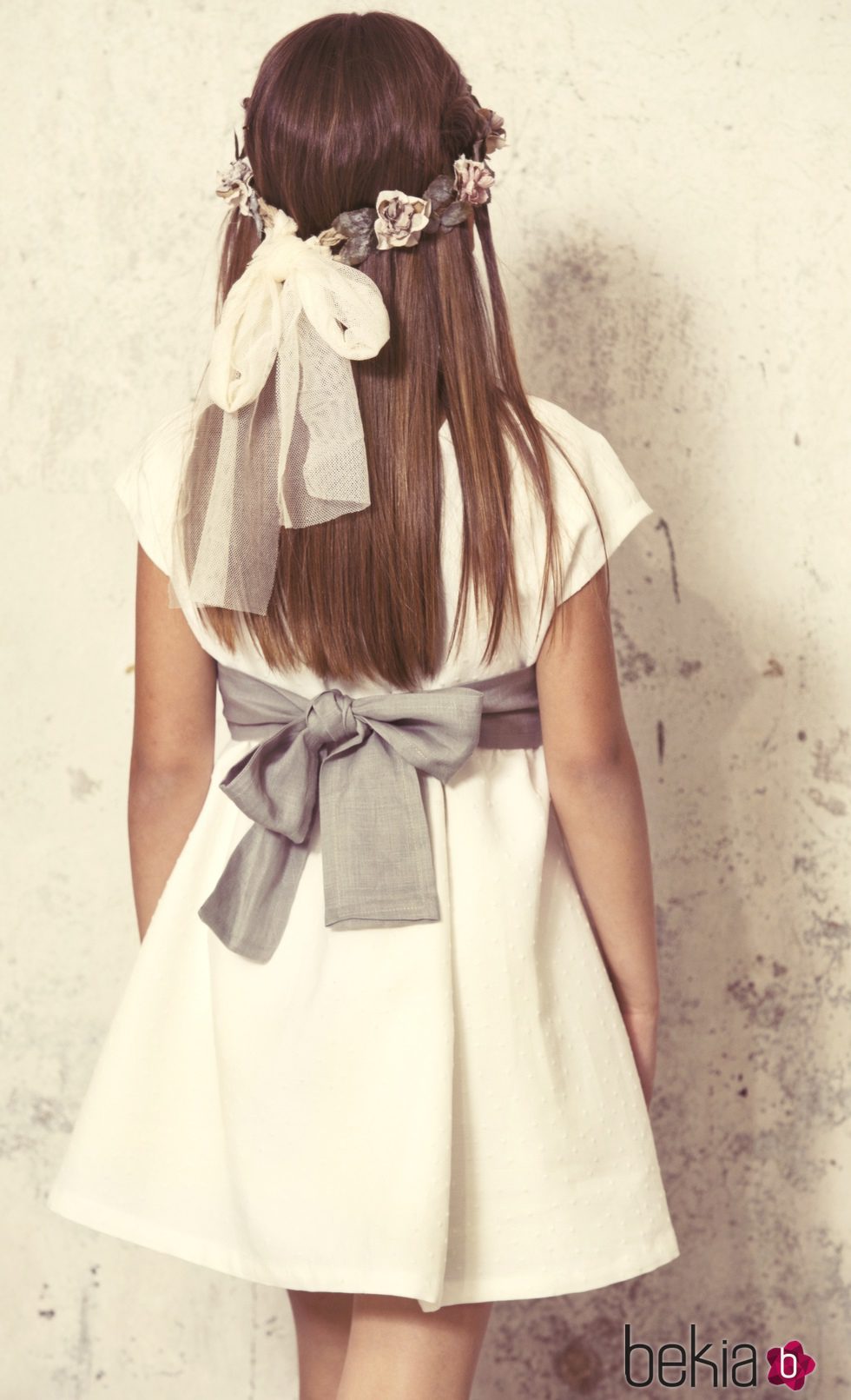 Vestido corto de comunión con lazada en la espalda de la colección 'Ceremonia' de Bonnet à Pompom