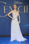 Lily James con un vestido azul en la presentación de 'Cenicienta' en Méjico