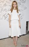 Lily James con un vestido blanco en el 'AOL Build Speaker Series'