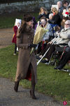 Kate Middleton con abrigo de Moloh y sombrero de Lock and Company