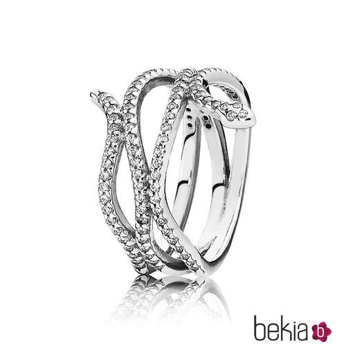 Anillo con forma de serpiente y brillantes de la colección de verano 2015 de Pandora