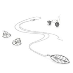 Collar, pendientes y anillos a juego de la colección de verano 2015 de Pandora
