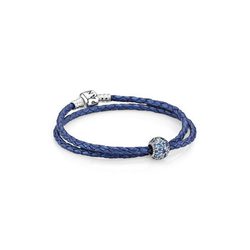 Pulsera de cuero trenzado y charm en color azul de la colección de verano 2015 de Pandora