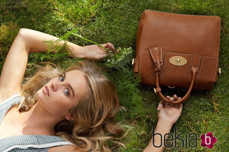 Cressida Bonas se convierte en la nueva imagen primavera/verano 2015 de Mulberry