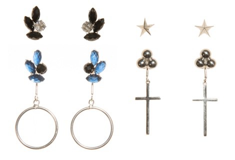 Pendientes de aro con detalle en azul y negro de Pretty Rumour
