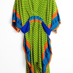 Kaftan verde, azul, naranja y amarillo de la colección 'La Ruta de la Seda' de OKKRE