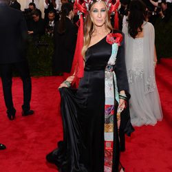 Sarah Jessica Parker con un vestido para H&M en la Gala del Met 2015