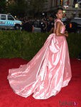 Kerry Washinton con un vestido de Prada en la Gala del Met 2015