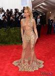 Beyoncé con un vestido de Alta Costura de Givenchy en la Gala del Met 2015