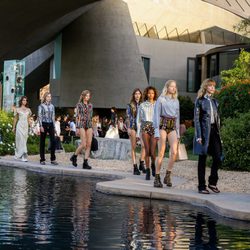 Desfile de la colección Crucero 2015/2016 de Louis Vuitton en Palm Springs,