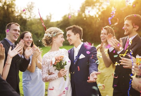 El lino y el algodón, los dos tejidos menos apropiados para una boda de tarde