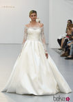 Vestido de novia de mangas caidas de Hannibal Laguna