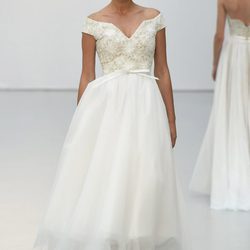 Vestido de novia con falda de tul de Hannibal Laguna