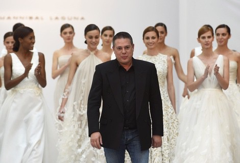 Hannibal Laguna en el desfile de su colección nupcial en la Pasarela Costura