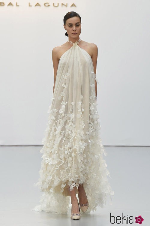 Vestido de novia holgado de Hannibal Laguna 