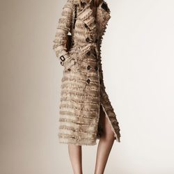 Abrigo de borrego de la colección Crucero 2016 de Burberry Prorsum