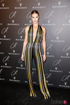 Rosie Huntington-Whiteley luciendo un jumpsuit de Balmain en París