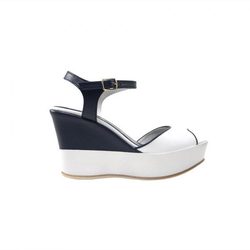 Cuña navy de la colección primavera/verano 2015 de Gadea