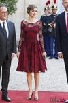 La Reina Letizia con un vestido de tul y color marsala de Felipe Varela en París