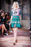 Vestido con motivos naturales bordados de la colección Crucero 2016 de Gucci