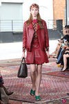 Chaqueta y falda de cuero de la colección Crucero 2016 de Gucci