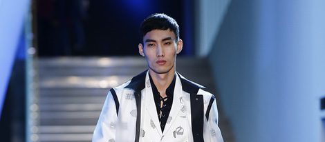 Traje blanco con estampados de la colección primavera/verano 2016 de Z Zegna