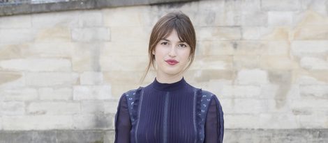 Jeanne Damas en el front row de Paris Fashion Week
